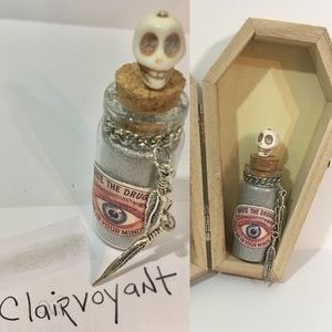 Highly pigmented loose powder shadow